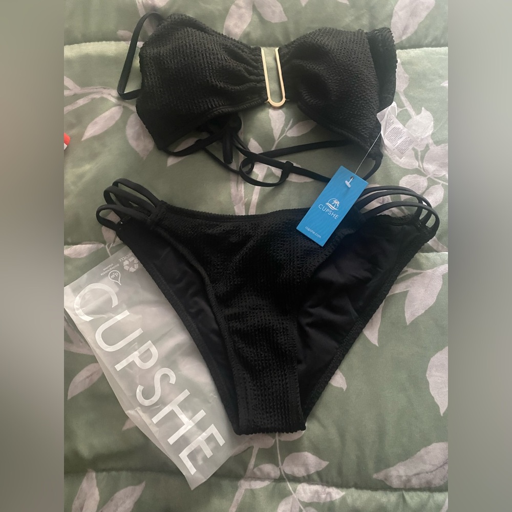 🖤NEW black 2 piece bikini with Gold hardware🖤🖤🖤